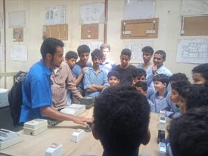 عدن نيوز – تعزيز الوعي المهني: طلاب مدارس النورس – فرع الممدارة يقومون بزيارة استكشافية للمعهد