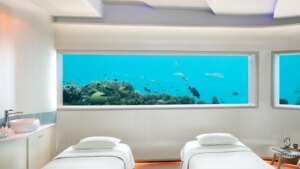 فنادق تحت الماء تضفي معنى جديداً على عبارة “غرفة بإطلالة”