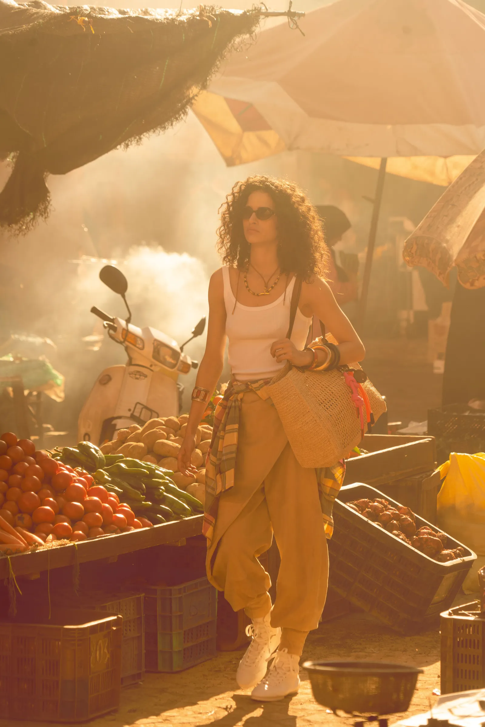 قد تحتوي الصورة على سوشاما ريدي، شخص بالغ، ملحقات، مجوهرات، قلادة وشعر