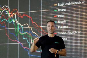 لماذا يظهر CEO تيذر في كل مكان الآن؟