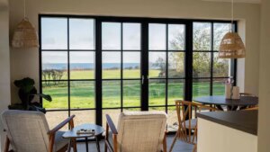 11 أماكن إقامة مريحة عبر Airbnb مثالية للمسافرين بمفردهم