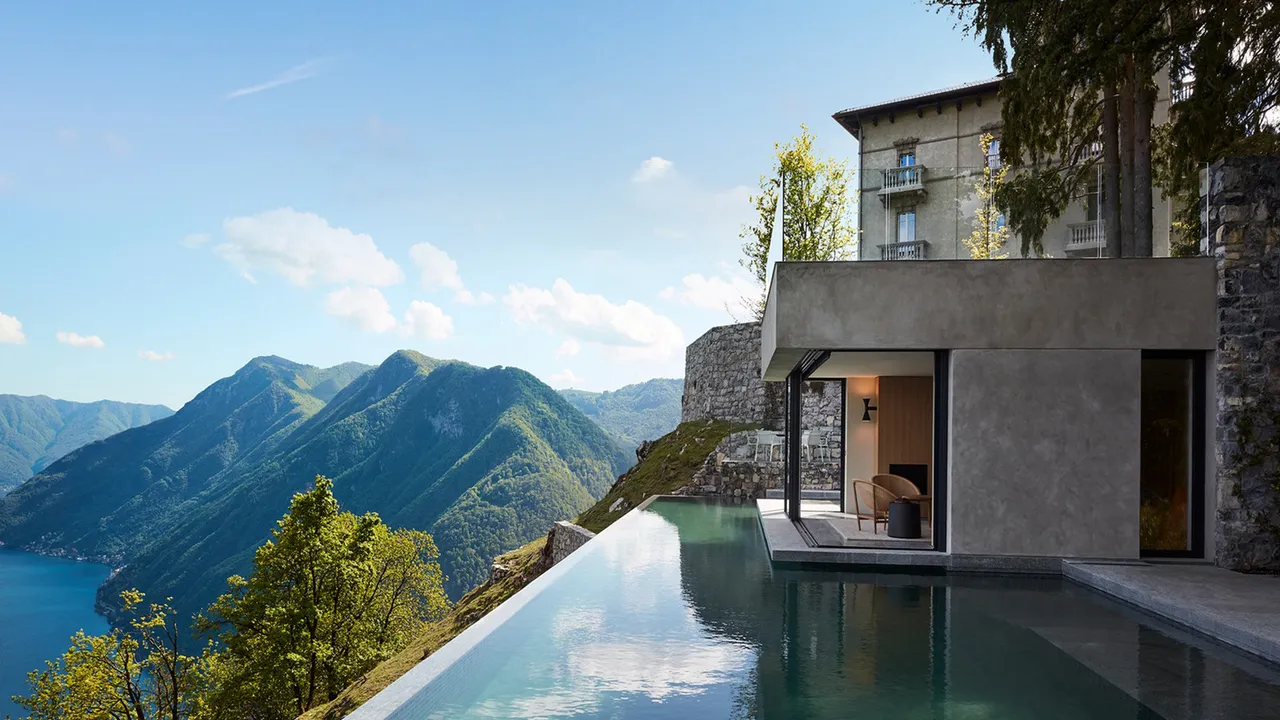 21 فيلا على بحيرة كومو ستجعلك تشعر وكأنك من العائلة المالكة الإيطالية