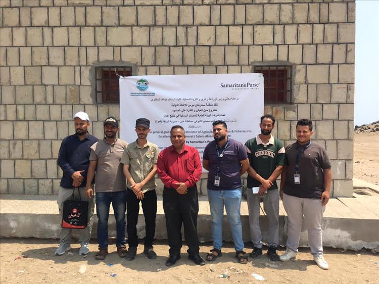 تسليم موقع إنشاء مصنع الثلج المجروش بمنطقة قعوه في البريقة وبدء الأعمال الإنشائية للمشروع