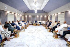 اخبار عدن – رئيس الوزراء يبرز التزام السلطة التنفيذية بتعزيز التعاون الفعلي مع القطاع الخاص