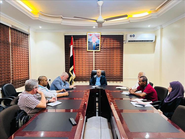 وزير المياه والبيئة يبحث مع اليونيسيف تعزيز التعاون ودعم حلول أزمة المياه في تعز