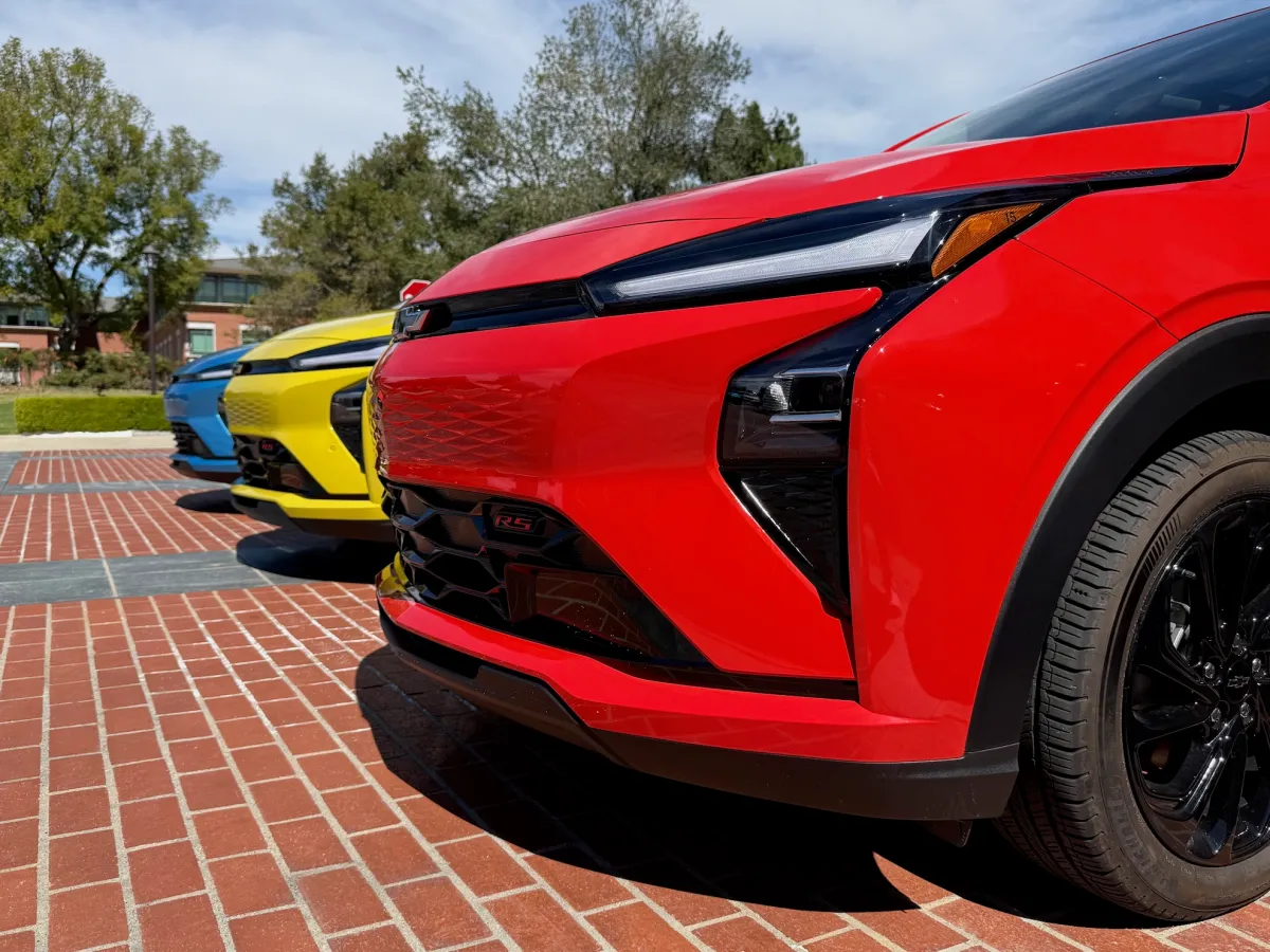 جنرال موتورز تتبنى استراتيجيات للتكيف مع عدم اليقين في سوق السيارات الكهربائية من خلال شيفروليه بولت