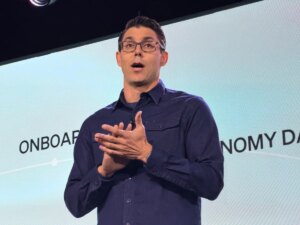 رسمية ريفيان تستقطب 500 مليون دولار لتطوير روبوتات صناعية مدعومة بالذكاء الاصطناعي