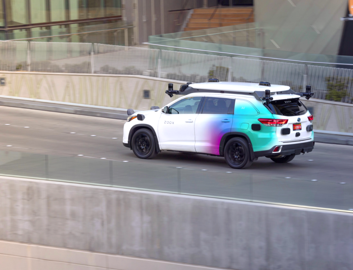 زوكس تبدأ بتخطيط دالاس وفينيكس لسياراتها الأوتوماتيكية للنقل.