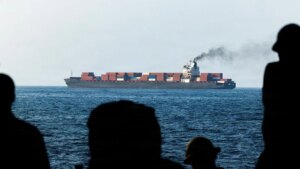 إيران توافق على احتجاز سفينتين في مياهها وتعلن: لن نعترف بإعلان ترامب وسنتخذ خطوات تتماشى مع مصالحنا – شاشوف