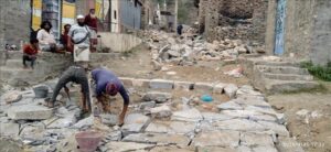 اخبار المناطق – انطلاق مشروع تعبيد الطريق القائدي في برخمة بيافع بفضل الجهود المواطنونية