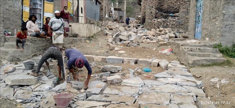 اخبار المناطق – انطلاق مشروع تعبيد الطريق القائدي في برخمة بيافع بفضل الجهود المواطنونية