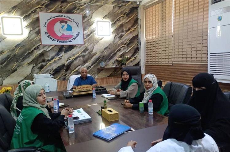 مدير عام مستشفى الصداقة بعدن يلتقي المدير الإقليمي لمنظمة الهيئة الطبية الدولية