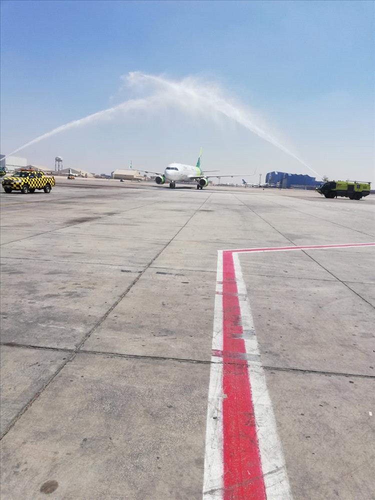 اخبار عدن – استقبال رسمي لطائرة “المنصورة” التابعة لطيران عدن في مطار القاهرة