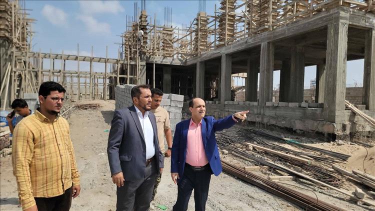 اخبار عدن – الزامكي يزور مشاريع الصرف الصحي والخدمات في دار سعد ويشدد على تسريع عمليّة الإنجاز