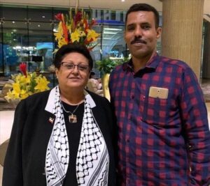 اخبار عدن – المناضلة فائقة السيد تصل إلى عدن لتوديع ومشاركة جنازة مرافقها الخاص لقمان سعيد