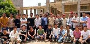 اخبار عدن – قائد اللواء الأول مشاة يسلّم معسكر بدر بعد تأمين مستحقات الطلاب الدارسين