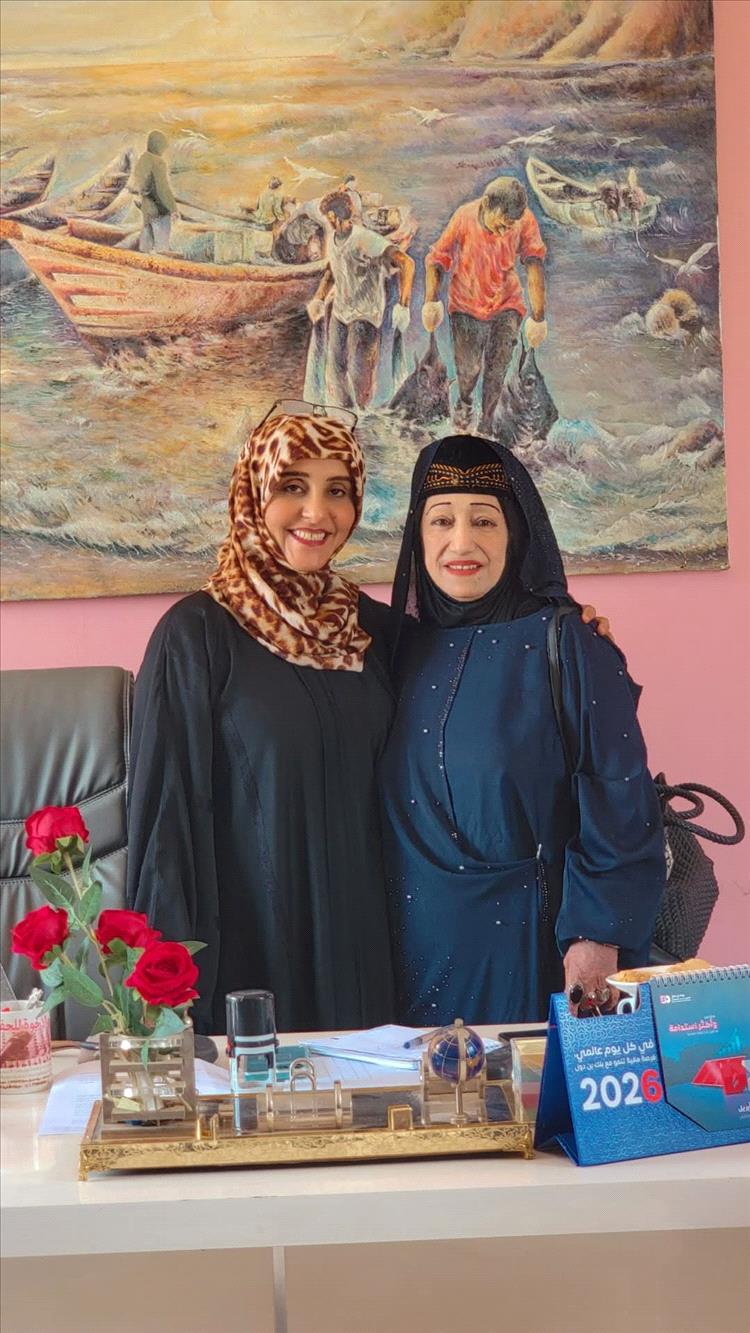 مديرة مكتب الثقافة بعدن تستقبل الفنانة أمل كعدل