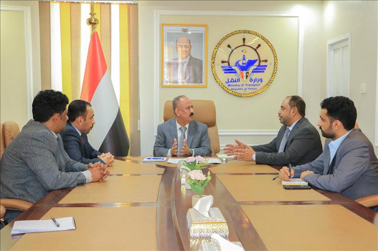 وزير النقل يناقش مع رئيس مصلحة الهجرة والجوازات تعزيز التنسيق المشترك وتنظيم العمل بين الجانبين