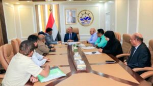 اخبار عدن – وزير النقل يتباحث مع شركة صقر الحجاز حول حادث حافلة العرقوب ويشدد على تعزيز تدابير السلامة