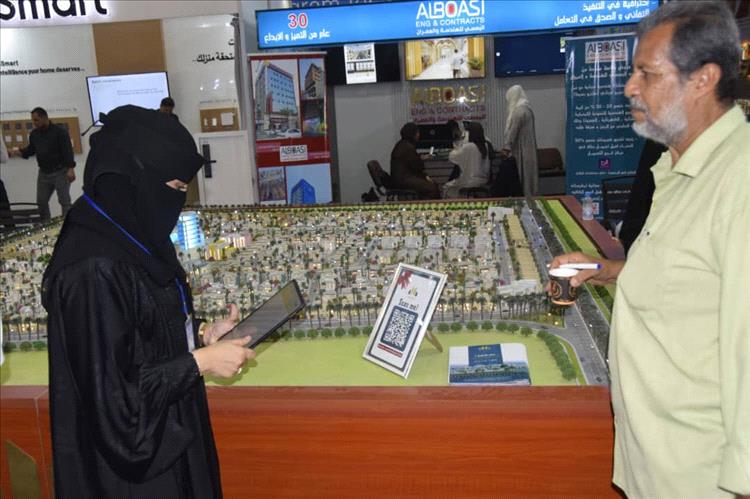 ولاء أحمد: جناح مدينة قصور عدن يحظى بإقبال واسع في معرض عدن الثالث للإعمار والبناء