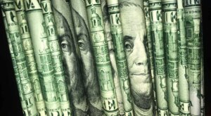 استراتيجيات مالية بمليارات الدولارات: خطة عاجلة لحماية الخليج من آثار الصراع مع إيران – بقلم قش