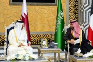الخليج يسعى لتجاوز قيود هرمز.. رفض للرسوم الإيرانية وإستراتيجية طوارئ مشتركة عبر الحدود – شاشوف