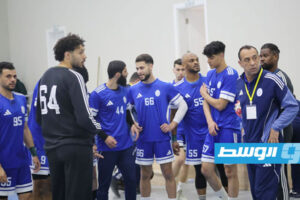 الهلال والأهلي طرابلس في مواجهة مثيرة تقترب من حسم لقب كرة اليد الليبية.