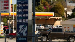 ‘انهيار الطلب’ يجتاح أمريكا.. أسعار البنزين ترتفع بنسبة 28% مع تراجع الاستهلاك بسبب الضغوط السعرية – شاشوف