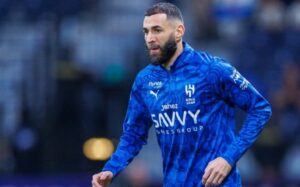 بعد إعلان الهلال عن إصابته… بنزيما يُحدث ضجة ويفتح باب التساؤلات