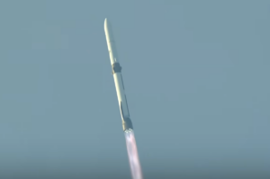 بلو أوريجن تعيد استخدام صاروخ نيو غلين بنجاح للمرة الأولى على الإطلاق