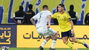 بين ميدالية ديميرال و”لن يُنسى…”: الأهلي يرد على رسائل العالمي، وتصاعد الخلاف بسبب “هبوط النصر”!