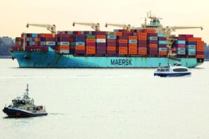 صدمة الشحن وسلاسل التوريد: الصراع الإيراني يؤثر على زيادة نفقات النقل البحري في العالم العربي – شاشوف