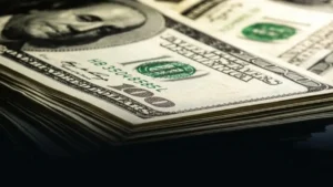 عاجل: الفارق بين أسعار الصرف في عدن وصنعاء يتجاوز 380 ريالاً للدولار! هل سيواصل الريال اليمني تعافيه؟