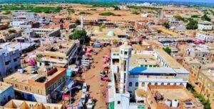 اخبار المناطق – إمام مسجد جنيد في زنجبار يثني على مبادرة محافظ أبين ويدعو لتعزيز الاستقرار والسلام