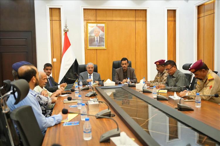 اللجنة الأمنية بحضرموت تعقد اجتماعها بحضور رئيس الجهاز المركزي لأمن الدولة