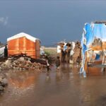 أمطار غزيرة تُفاقم معاناة النازحين في الحديدة