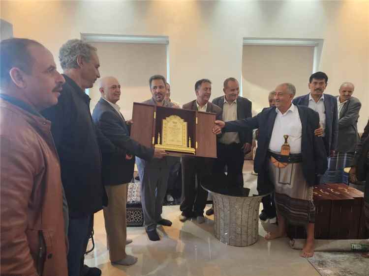 اخبار المناطق – تكريم وزير من قبل محافظ لحج وعضو مجلس النواب عن لبعوس في يافع وأهالي المديرية
