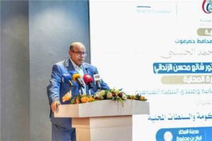اخبار المناطق – عضو مجلس القيادة في حضرموت يدعا بتعزيز صلاحيات السلطات المحلية وتطويرها