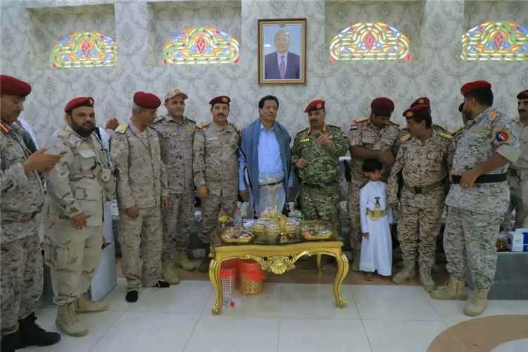 اخبار المناطق – محافظ المهرة بن ياسر يرحب بالمهنئين بعيد الأضحى ويشدد على أهمية الوحدة.