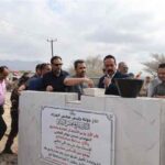 وزير الأشغال ومحافظ لحج يضعان حجر الأساس لمشروع طريق حبيل جبر – جسر وادي بناء