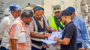 اخبار عدن – الإدارة المحلية في بصيرة تسلم موقع مشروع مبنى وزارة التربية والمنظومة التعليمية للمقاول المعني