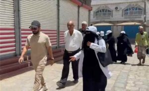 اخبار عدن – المدير السنة لصيرة يشارك في الحملة الميدانية لمواجهة الملاريا وحمى الضنك