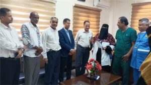 اخبار عدن – تكريم الممرضة غصون أحمد بلقب الموظف المتميز من قبل مدير مستشفى 22 مايو الجراحي بعدن لهذا الفترة الحالية
