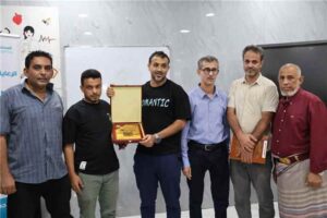 اخبار عدن – تكريم مؤسسة موانئ خليج عدن لكوادر المستشفى الأمريكي الحديث في المدينة