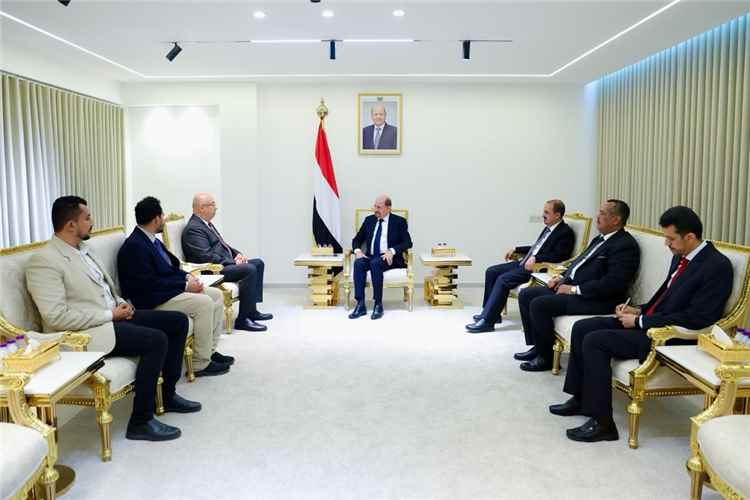 رئيس الوزراء وزير الخارجية يستقبل في عدن وفد منظمة اليونسكو