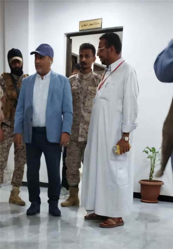 سالم الوالي.. حين يترجل المسؤول إلى الميدان ويقترب من المواطن