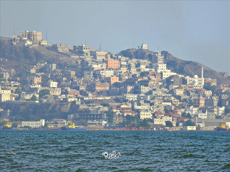 عاجل : مأساة في التواهي.. انهيار منزل قديم ينهي حياة مسن وزوجته ويصيب أطفالهما