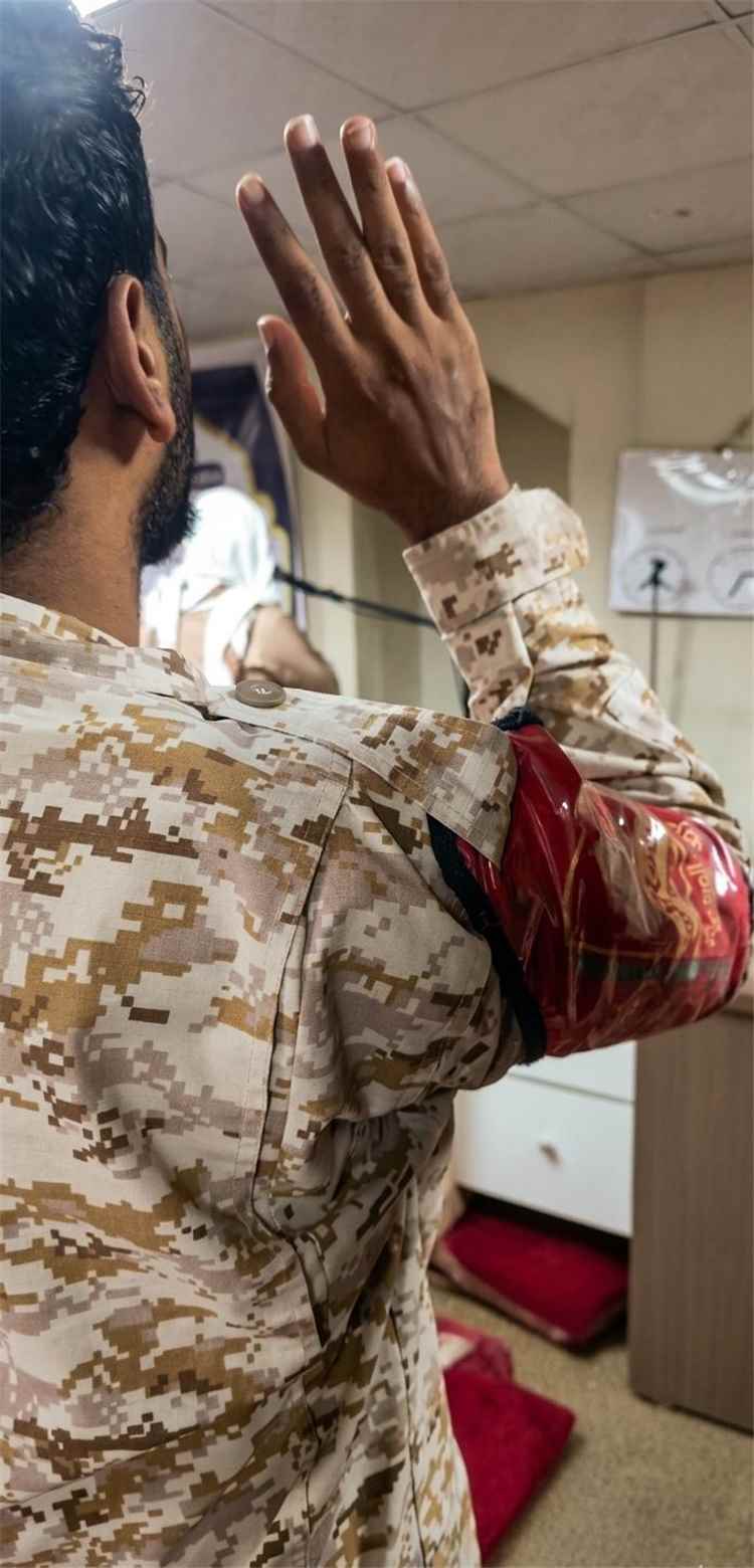 اخبار عدن – في عدن.. قوة الحماية التابعة للشرطة العسكرية تقيم صلاة الغائب على القائد السابق عبد