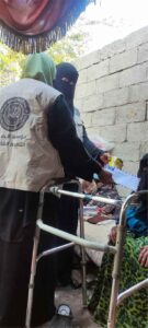 اخبار عدن – مؤسسة الرحمة للتنمية تدشن مشروعاً إغاثياً يستفيد منه 40 أسرة في الكود العثماني