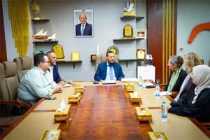 اخبار عدن – محافظ عدن يتباحث مع السفيرة الهولندية حول تنفيذ مشروع “الخطة القائدية” لميناء عدن.